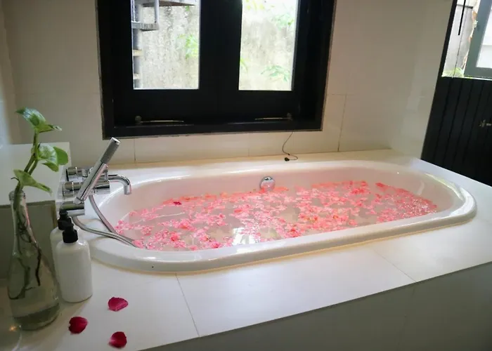 Mertasari 10c 4 Bedroom With Swimming Pool! Villa